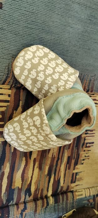 Vând încalțăminte piele pentru copii