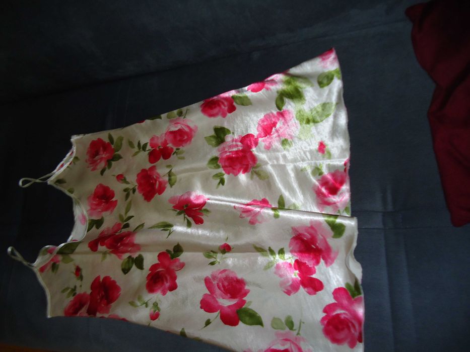 дамски  нощницa и потник