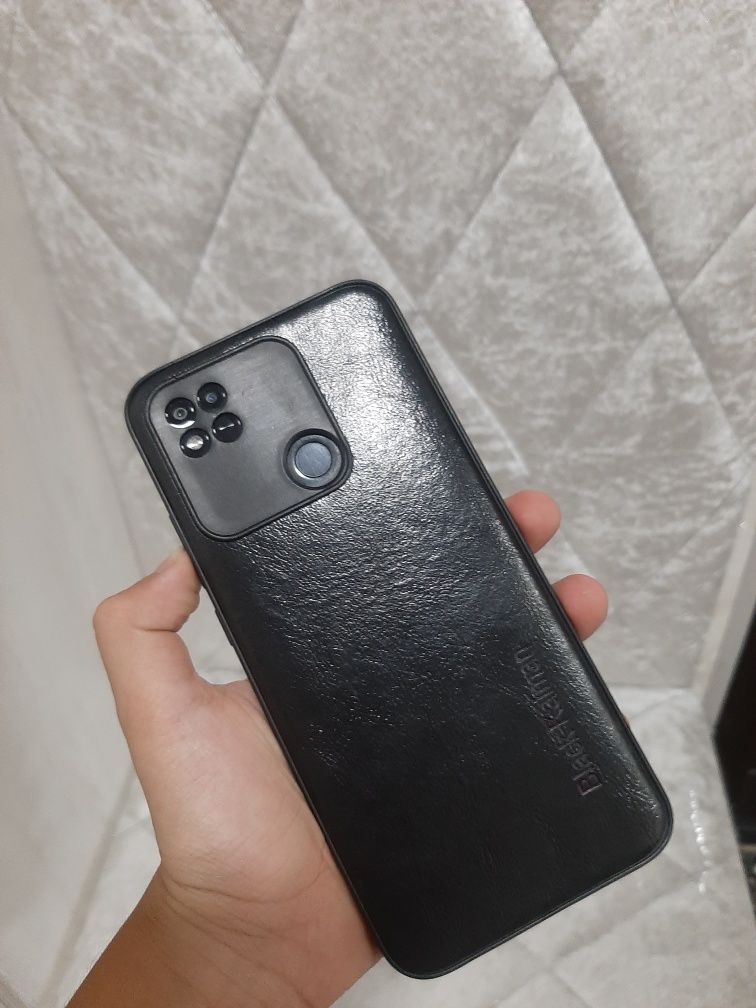 Redmi 10A  почти новый в хорошем состоянии.