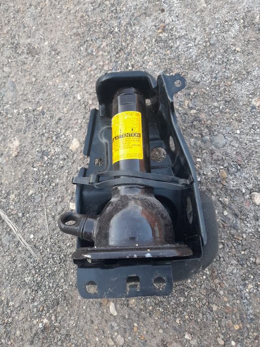 Домкрат ланд Крузер Прадо 120