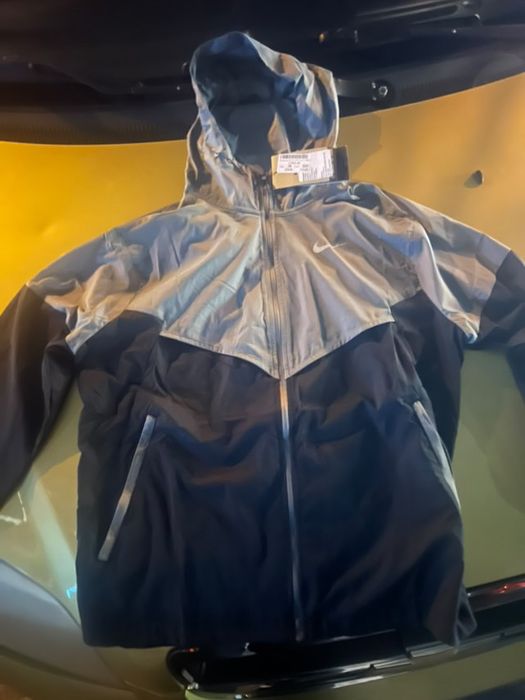 Оригинална ветровка с егикет Nike