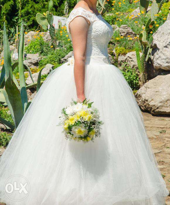 Vand Rochie De Mireasa