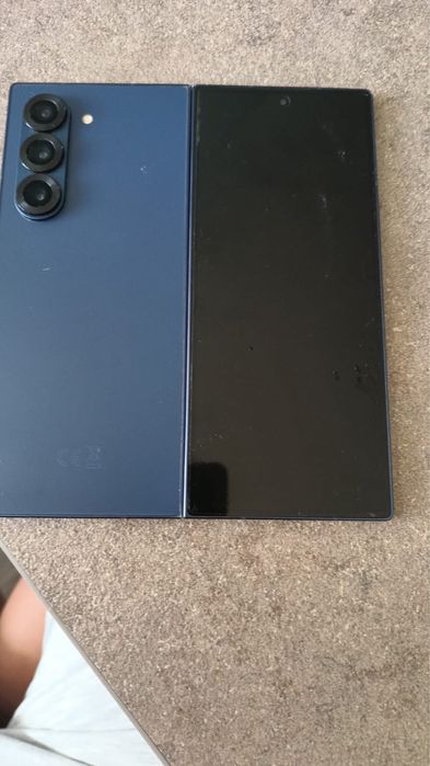 Vand samsung fold 6 cu garntie 12 g ram 256 g memorie