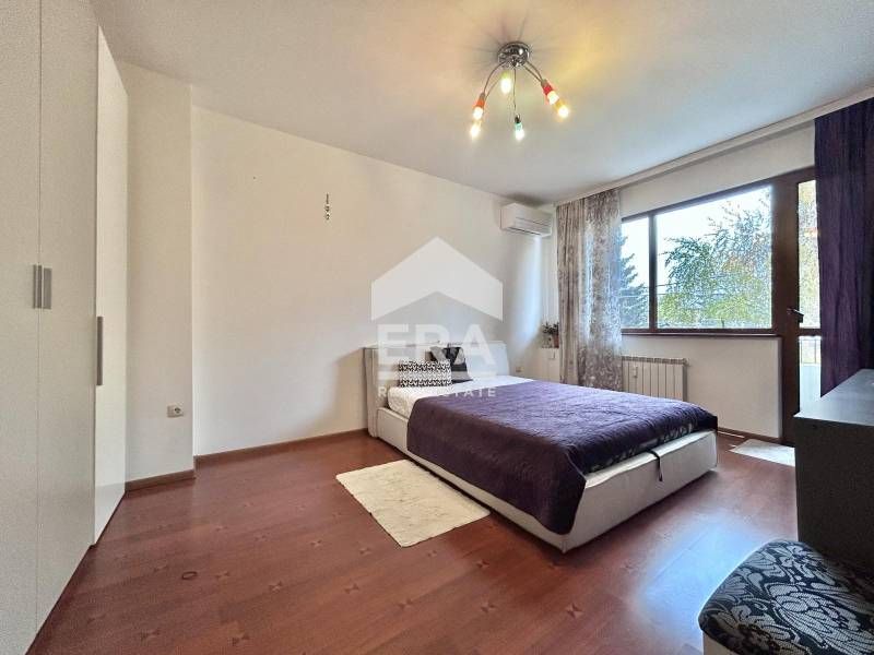 Дава се под наем Тристаен апартамент в София, Център - 102 кв.м за 800 € - Снимка #3