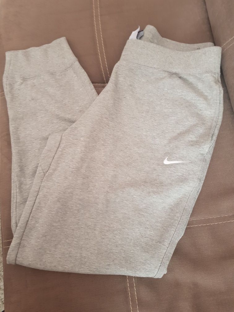 Nike  ново долнище р.XXL