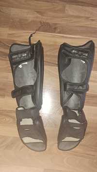 Protecții tibie-picior L pentru adulți luate din Decathlon