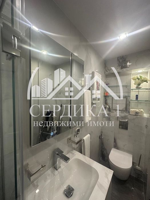 Продава се Двустаен апартамент в София, Център - 60 кв.м за 15 €/кв.м - Снимка #12