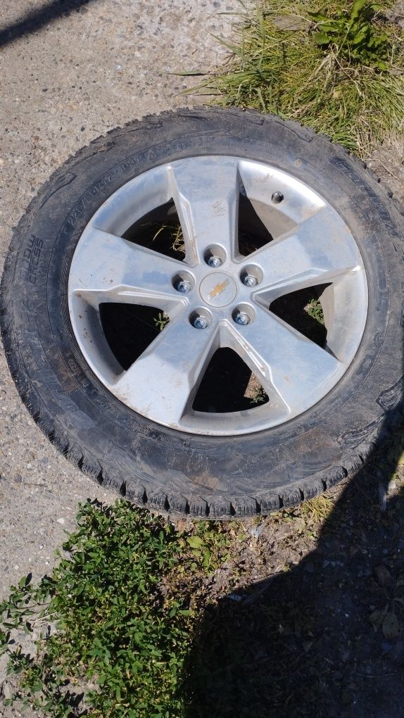 Литые диски с зимней резиной 225/60R17