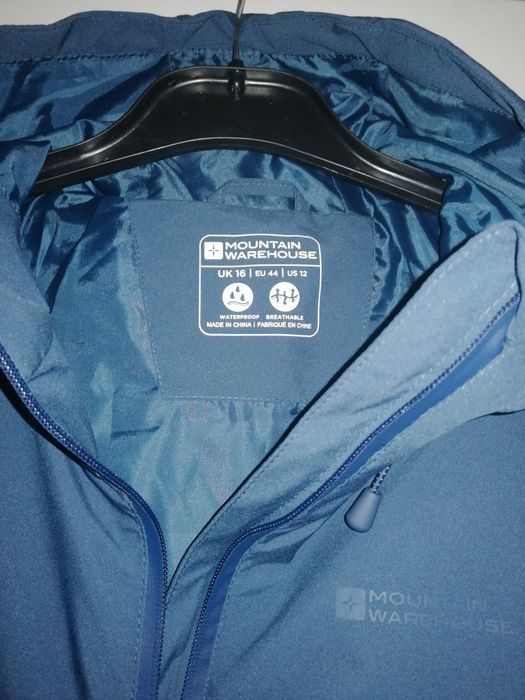 Jacheta vreme ploioasa, marimea 44 bleumarin noua cu  eticheta