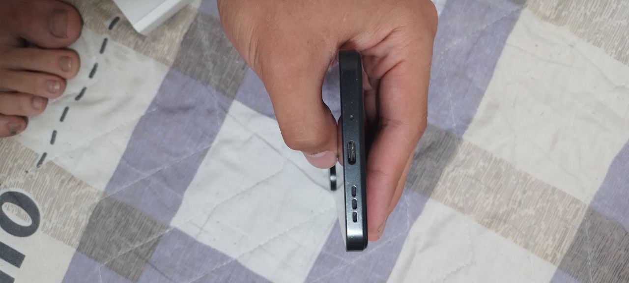 Redmi 13R 4+4/128 gb