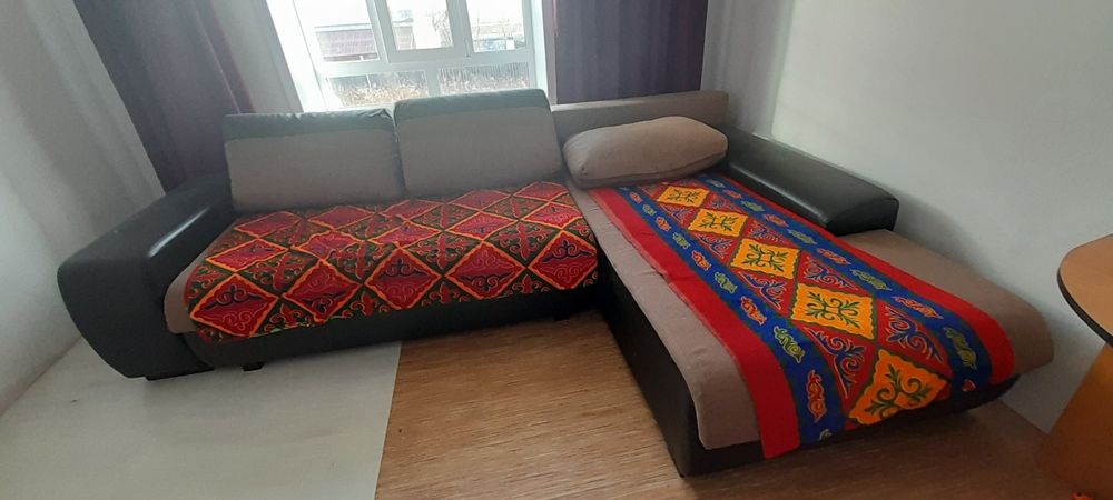Продам диван в гостиную