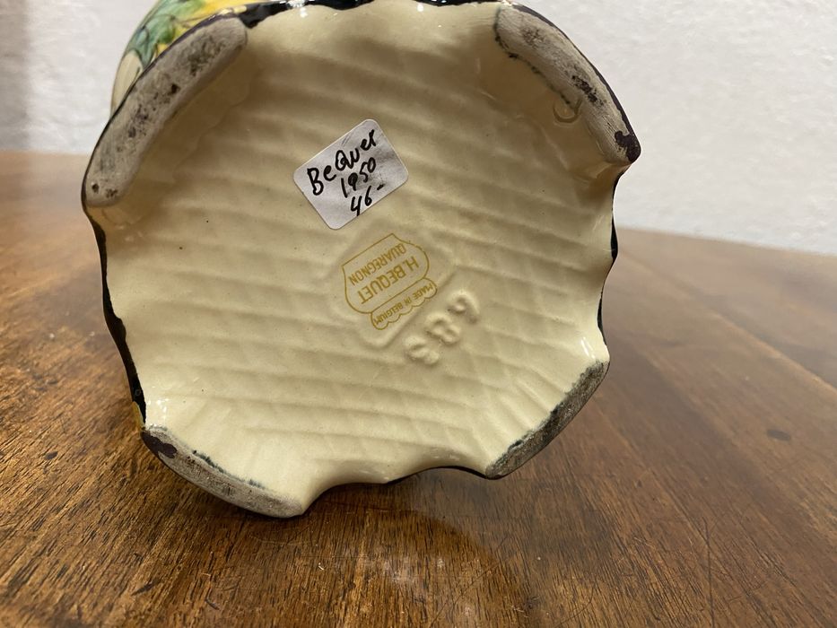 Белгийска декоративна кана H Bequet Quaregnon, модел 685 ваза от порце