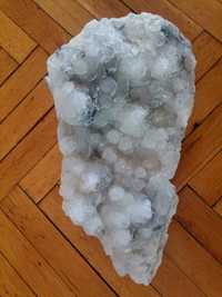 Друза планински кристал от две части