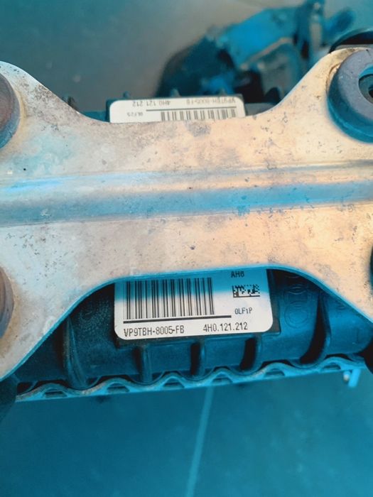 Radiator auxiliar OEM Audi A8 S8 4h complet