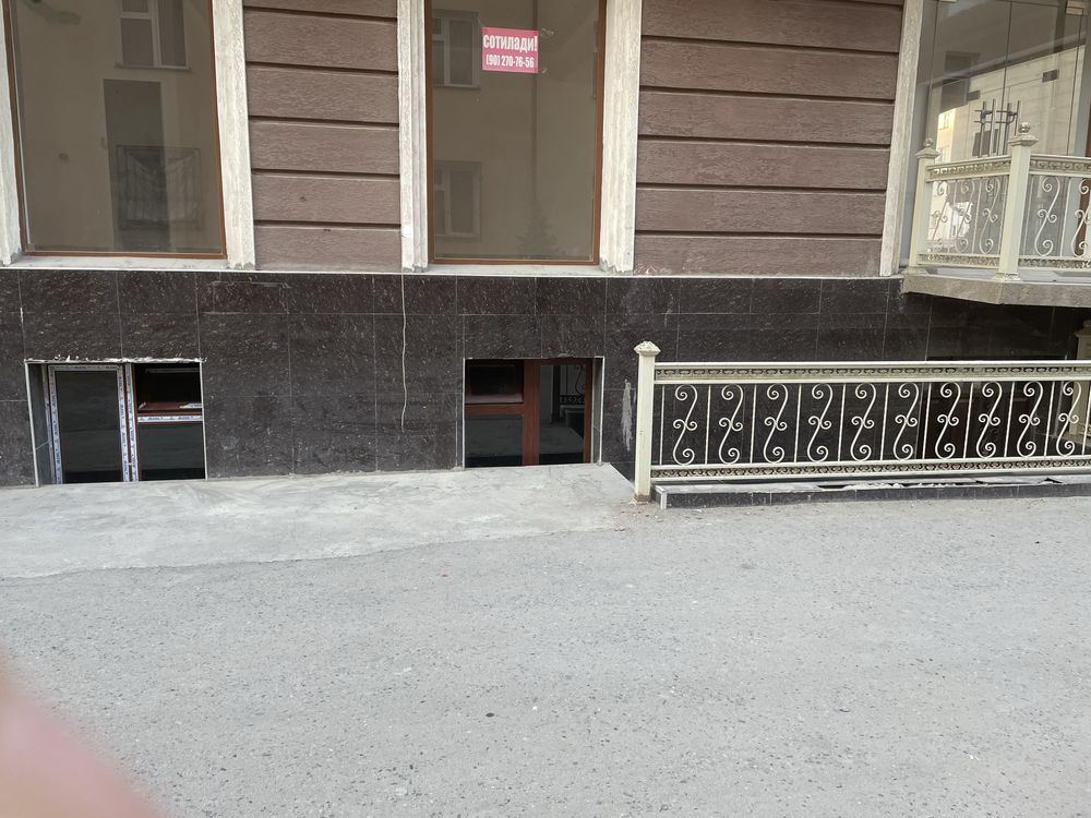 Сдаётся 128кв под бизнес помещение в центре города