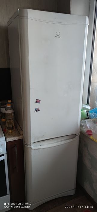 Продам холодильник