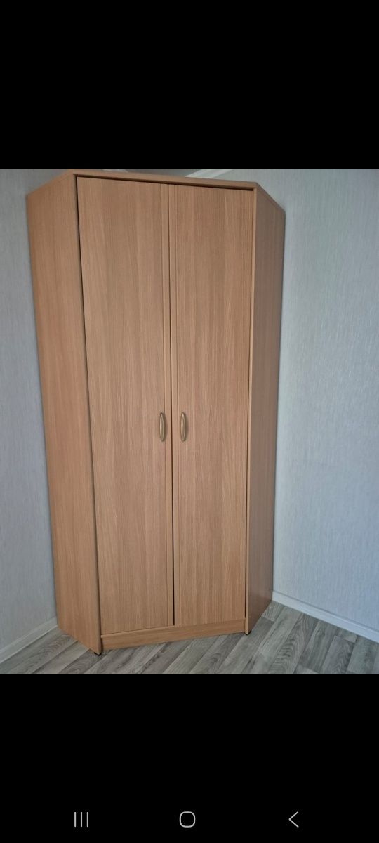 Продается угловой шкаф
