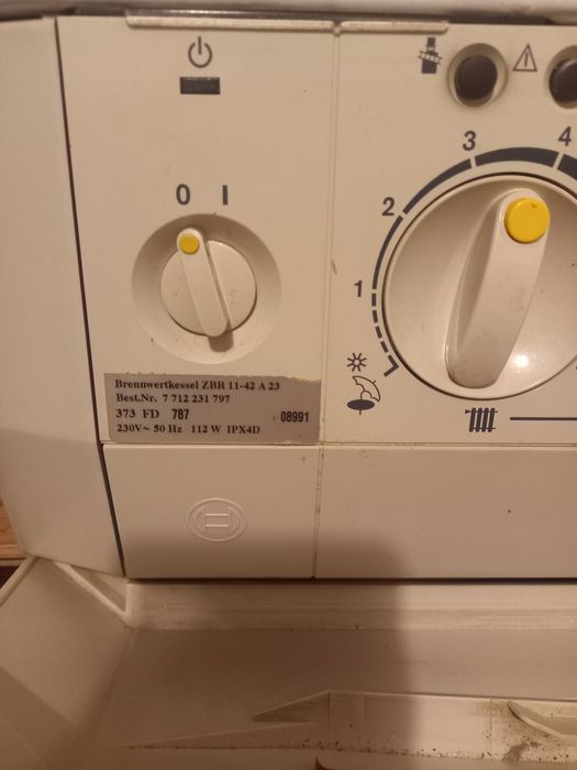 Vând centrala Junkers Bosch și pompa recirculare Bosch