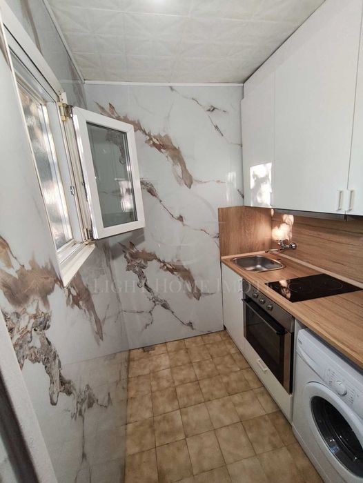 Продава се Тристаен апартамент в Пловдив, Кючук Париж - 64 кв.м за 1559 €/кв.м - Снимка #2