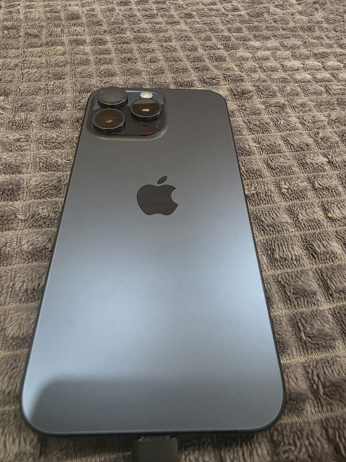 iPhone 15 pro max  /без забележки/