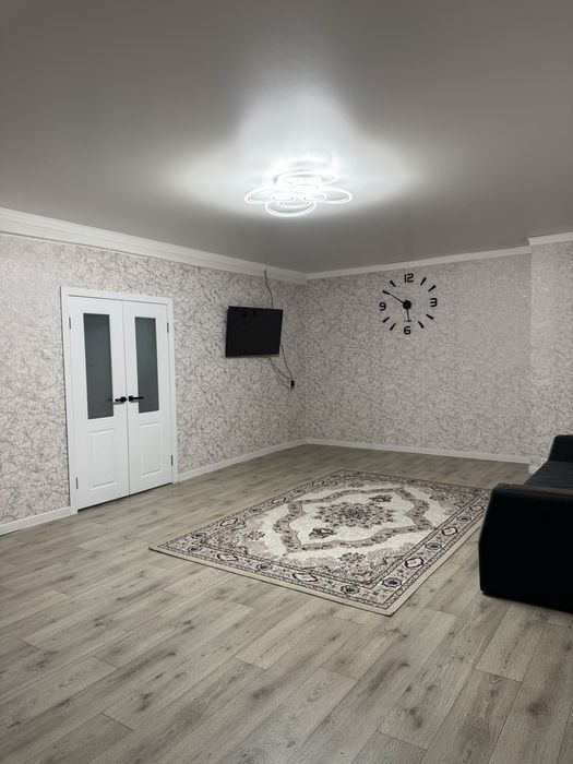 Отдельный дом. 3 комнаты. 273м/кв  10сот