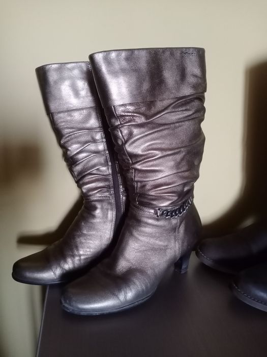 Продам зимние сапоги. б/у в отличном состоянии.