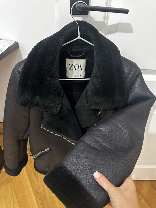 Haina zara neagra purtata de catev ori !