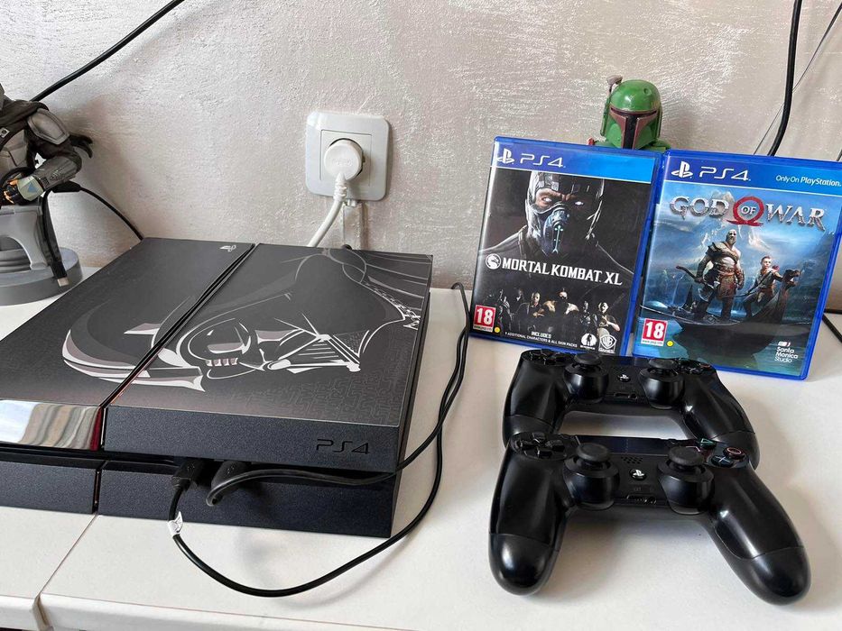 PS4 500GB + 2 Controllers + 2 Games (God of War, Mortal Kombat XL)