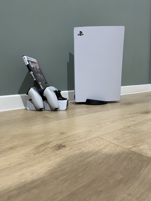 Здраствуйте покупателям продается plystation 5 с дисководом