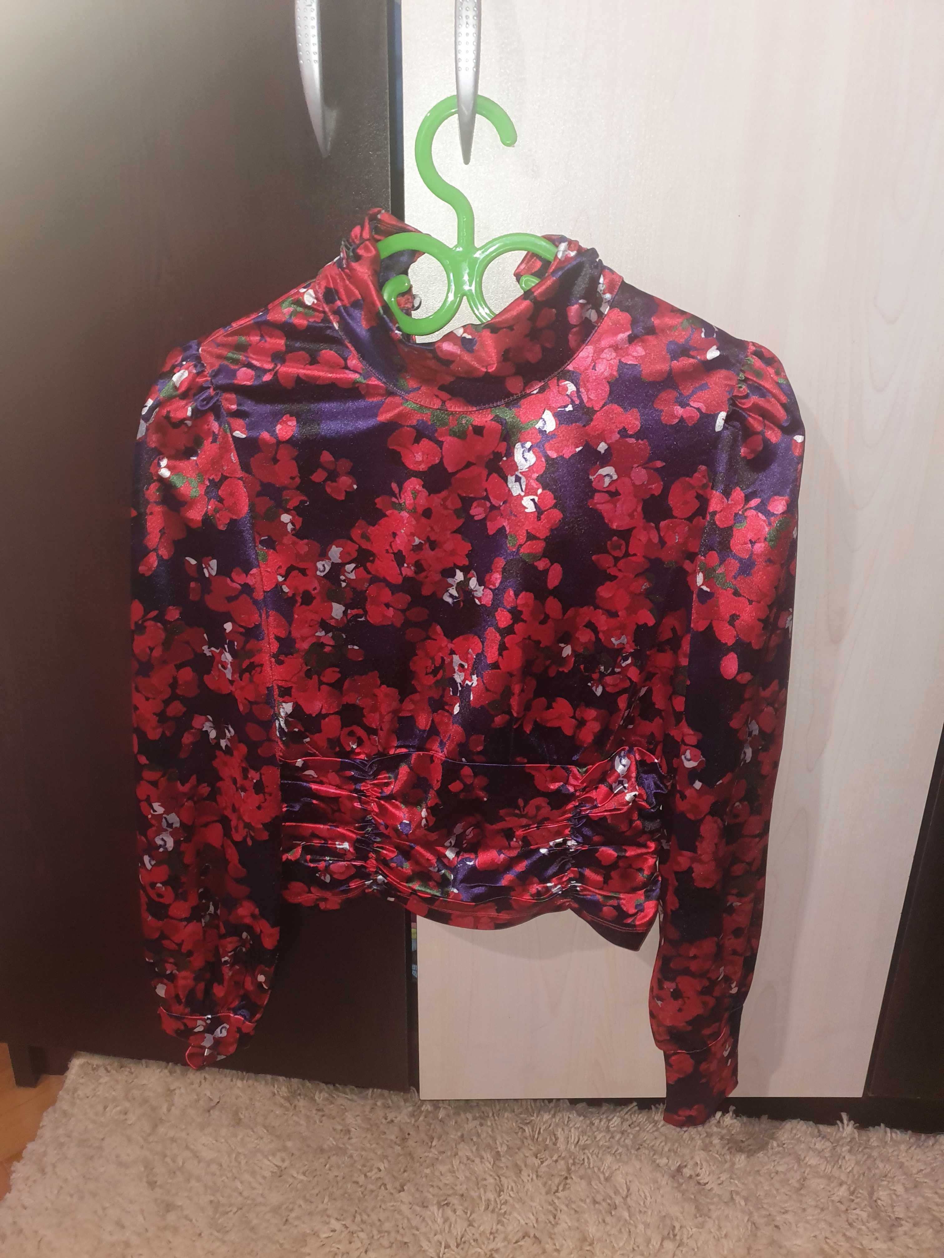 Блуза сатен! Stradivarius!Нова! Xs