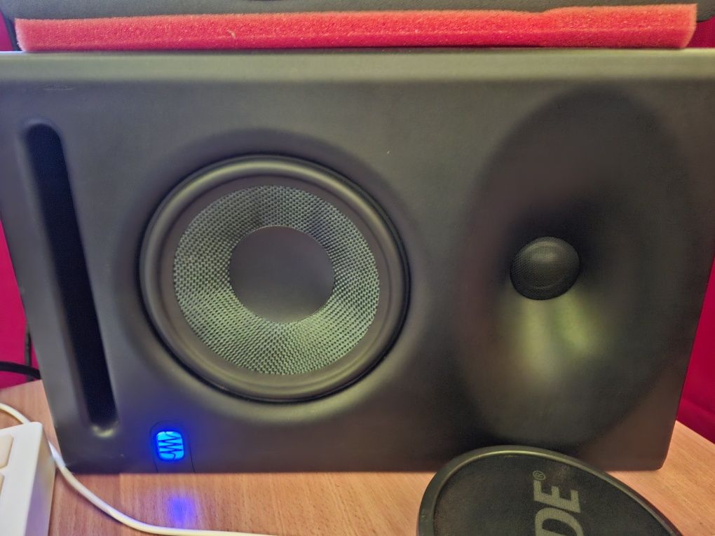 Monitorni koloni studio