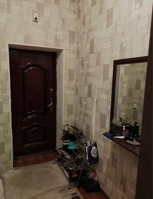 Продам 2/4/4 ком квартиру куйлюк массив 1  кирпич