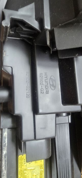 far pe partea dreapta Hyundai ioniq