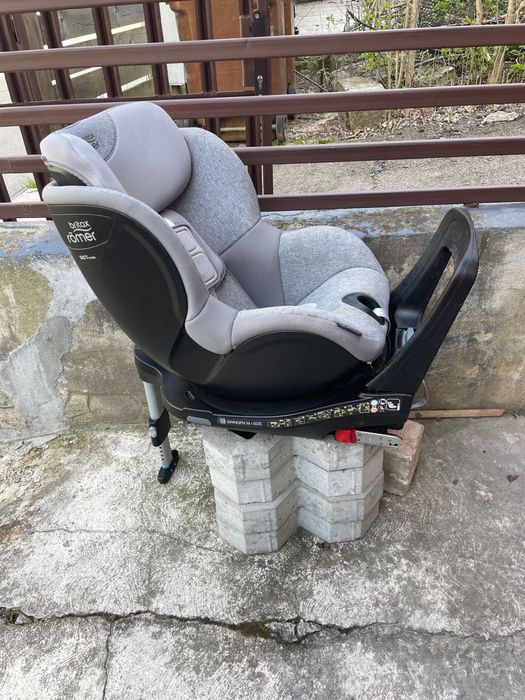 Scaun Britax Romer SWINGFIX M i-SIZE