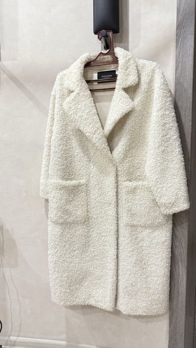 Продам белую тедди шубку , размер 44