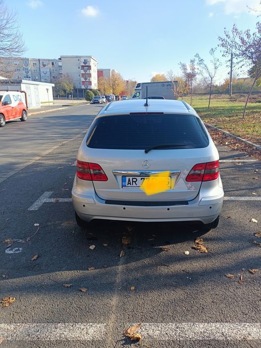 Vând Mercedes B Class an 2010