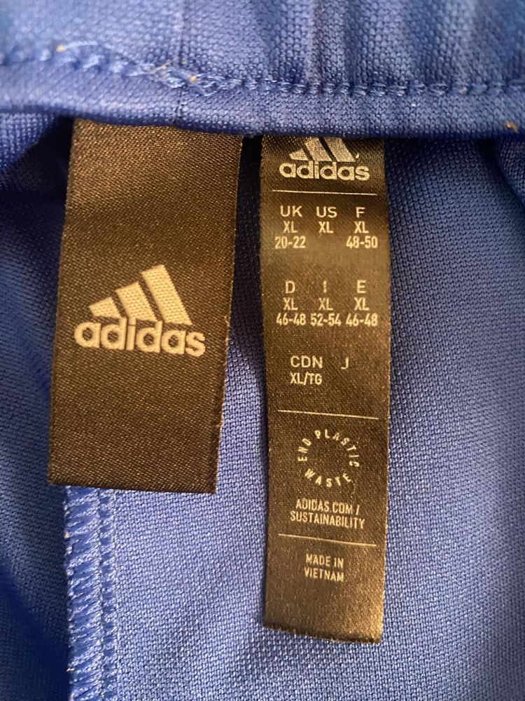 Оригинално долнище Adidas, хл размер