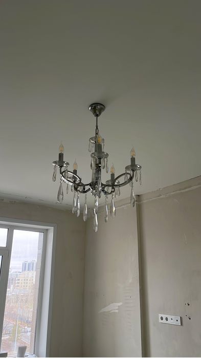 Продам б/у люстры