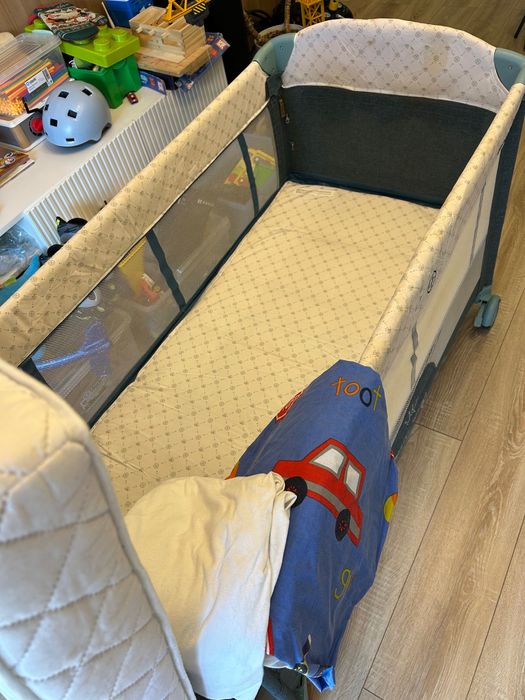 Patut pliabil cu laterala culisanta