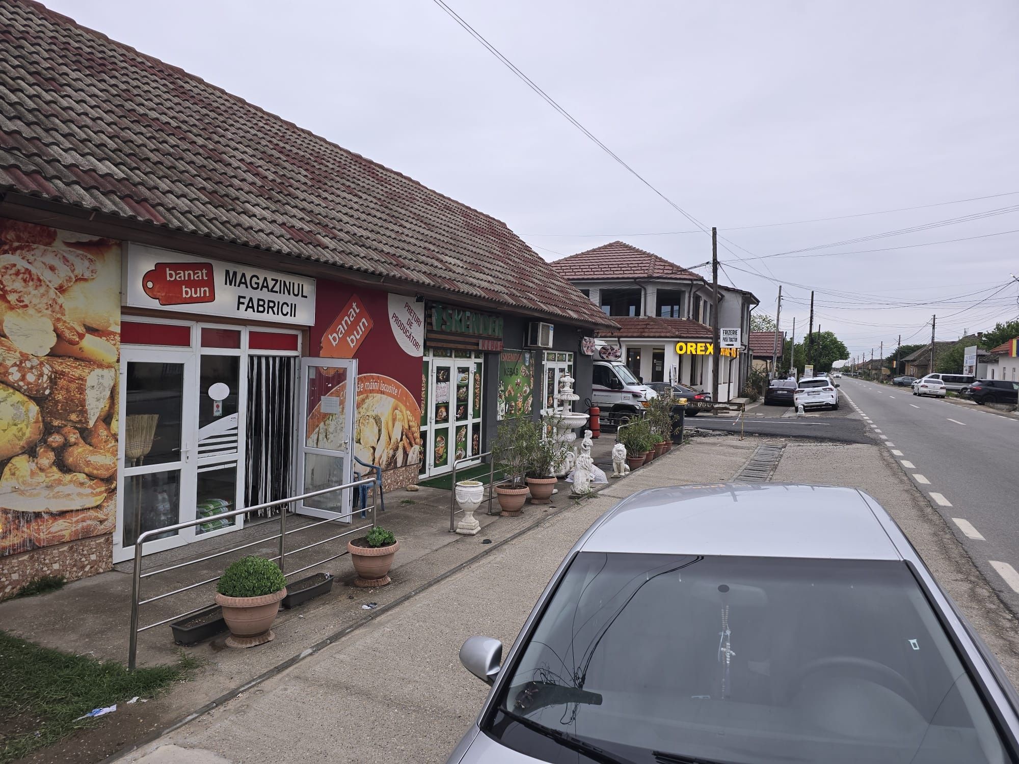 Spațiu comercial