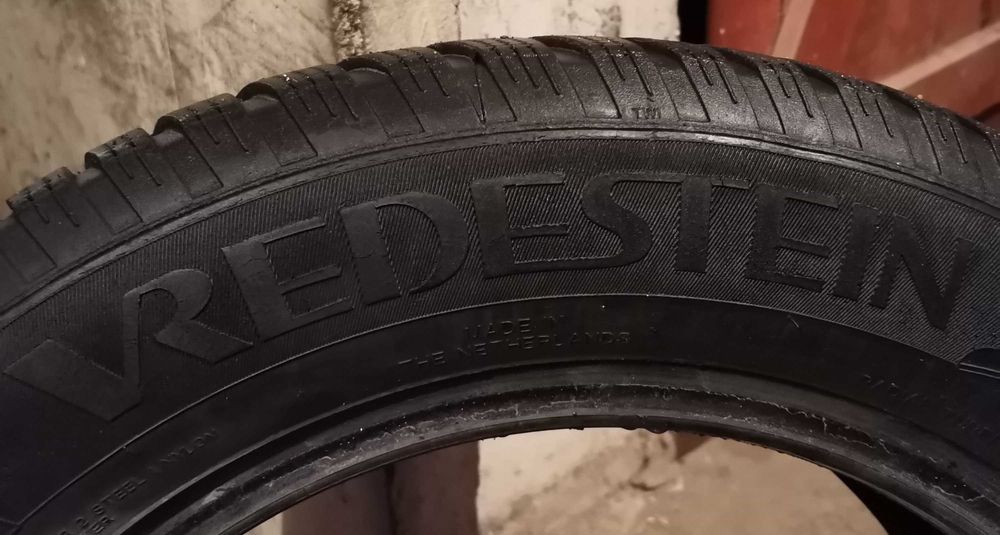 Продавам 2 броя зимни гуми 185.65.15 на 1 сезон дот 2019 Vresstain