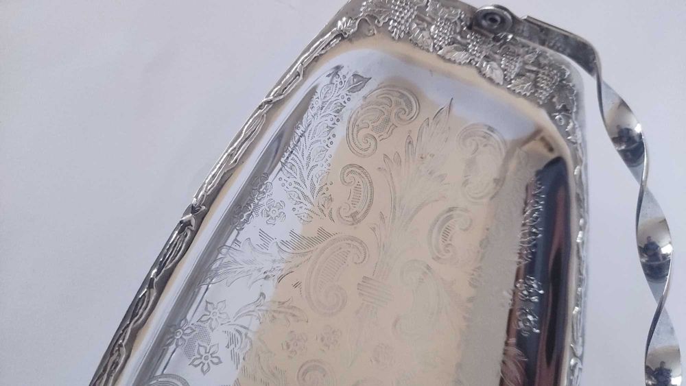 Голямо метално плато с подвижна дръжка