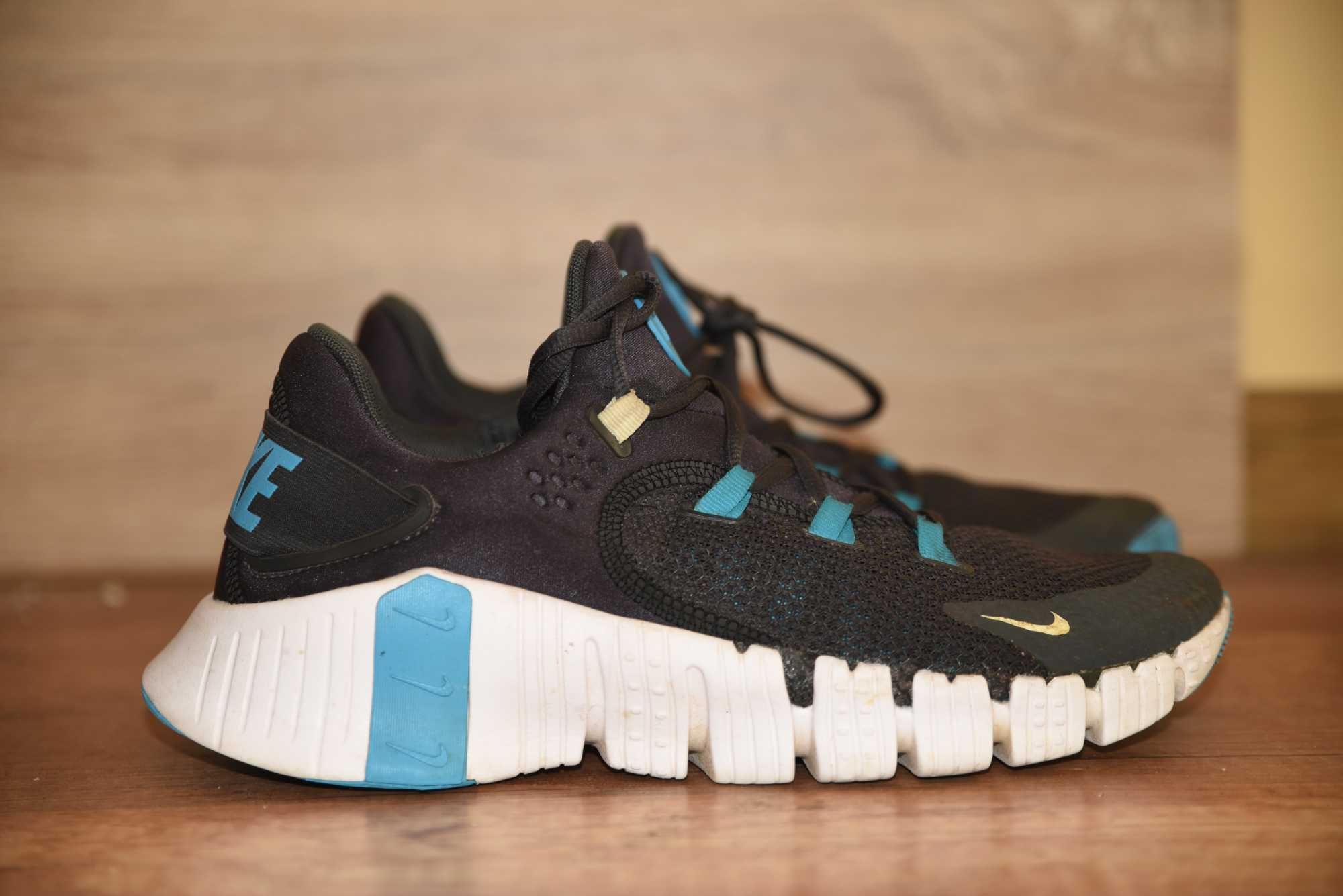 NIKE оригинални маратонки 44 номер