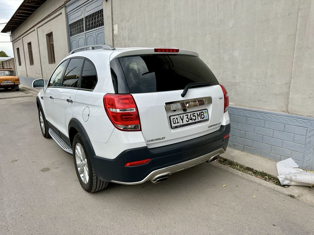Продам  автомобиль Captiva 3+ Белого цвета