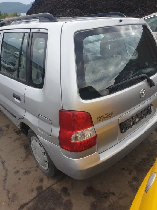 Мазда Демио 1.3бензин 2001г.за части