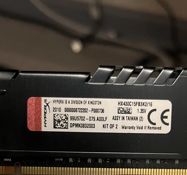 HyperX Fury Black HX430C15FB3K2/16 	•	2×8 ГБ, DDR4-3000, CL15, 1.35 В