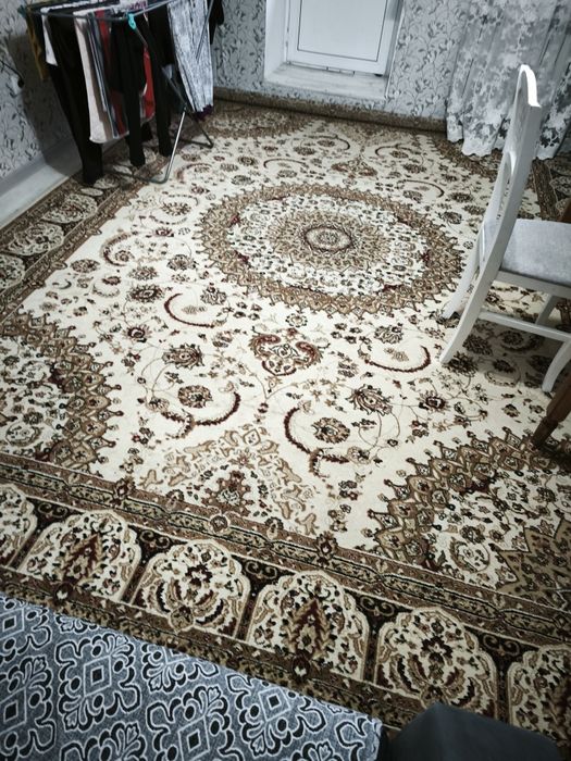 Ковер хороший чистый