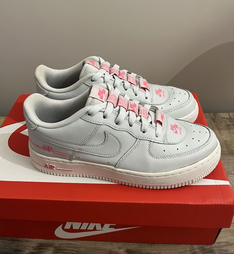 Nike Air Force 1 LV8