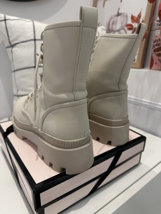 Ghete bocanci crem 37-38