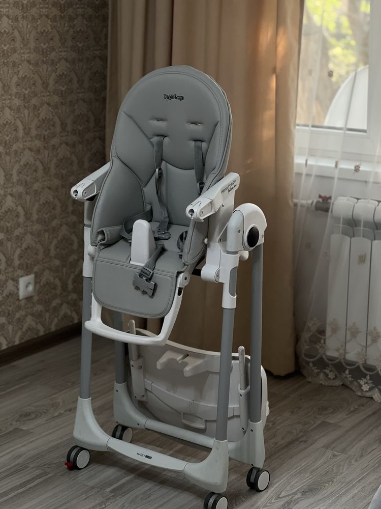 Продам стульчик для кормления Peg-Perego Prima Pappa Follow Me